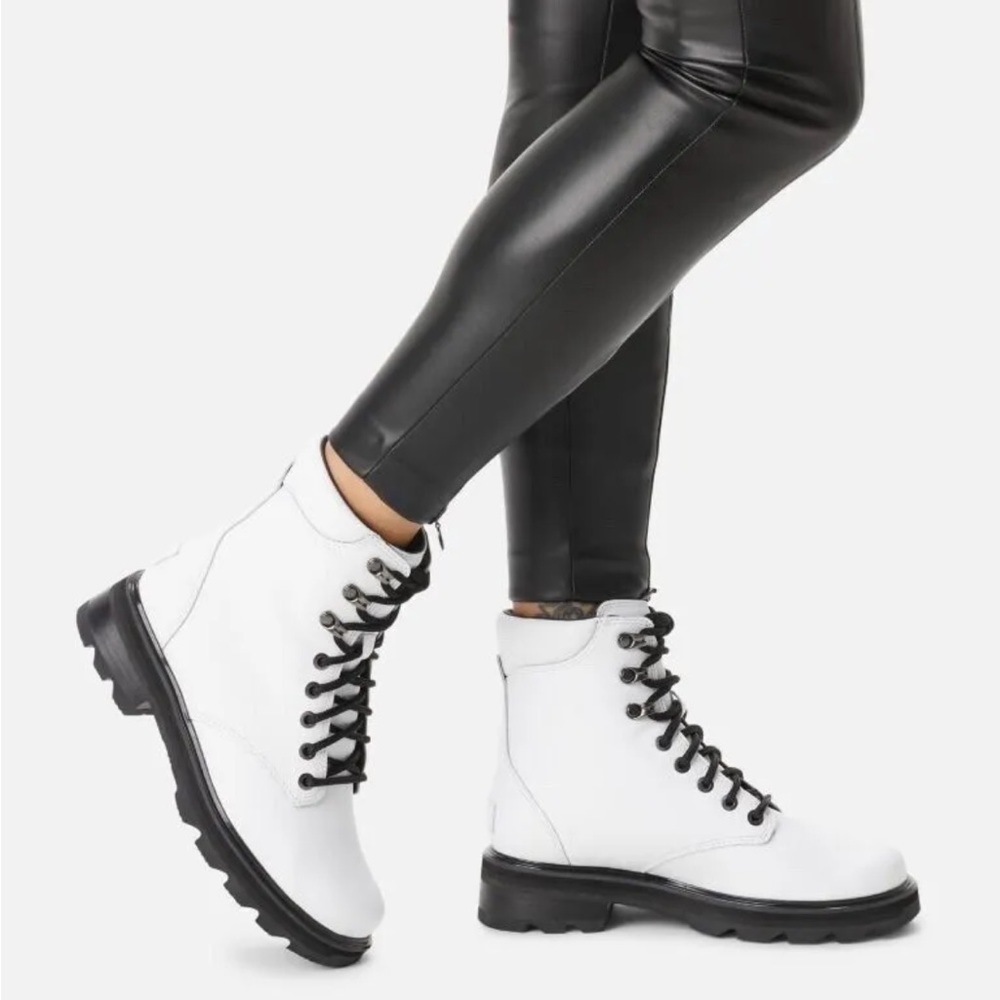 Sorel lenox lace white combat style boots sz 7.5 NWT